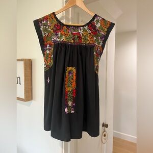 Mi Golondrina Flores Black Floral Embroidered Blouse